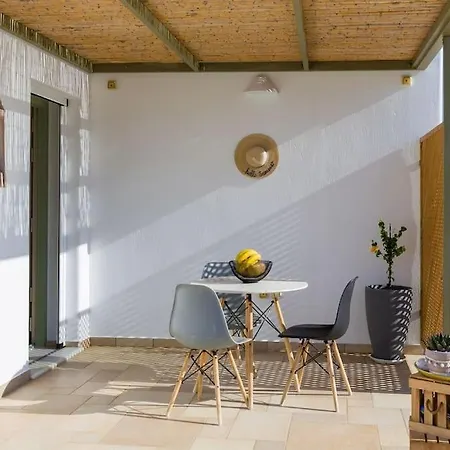 In Blue House Villa Logaras